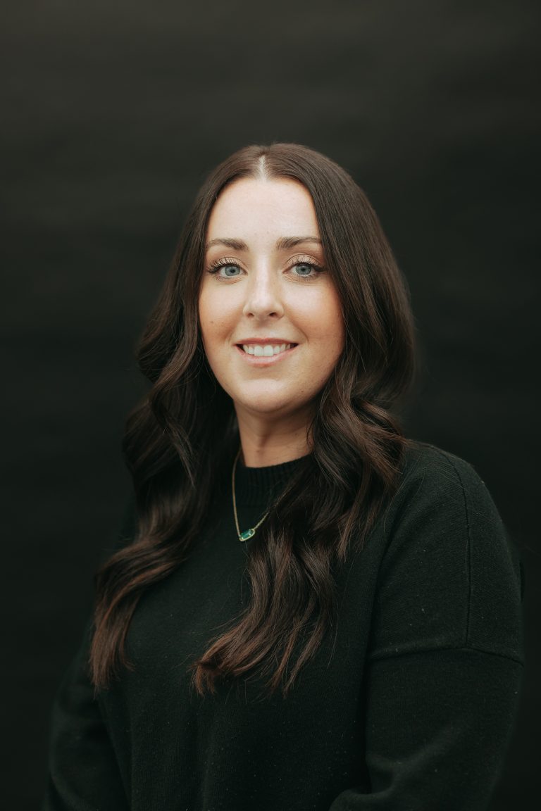 Lauren Headshot